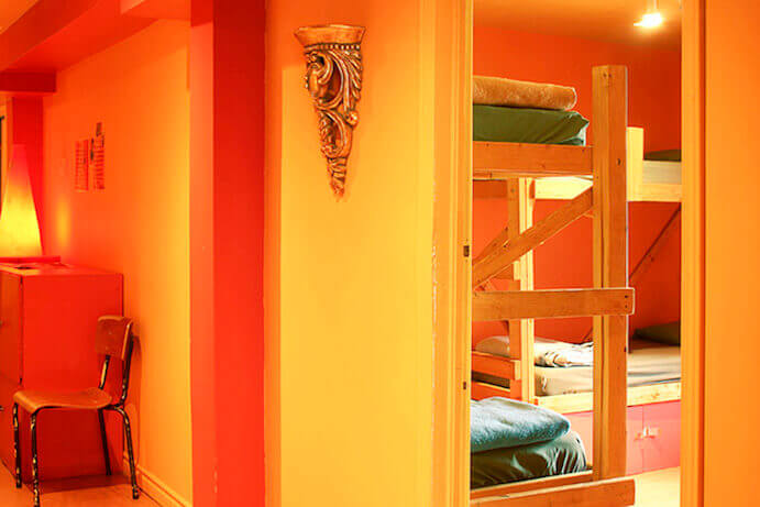 dortoir-orange-auberge-alternative