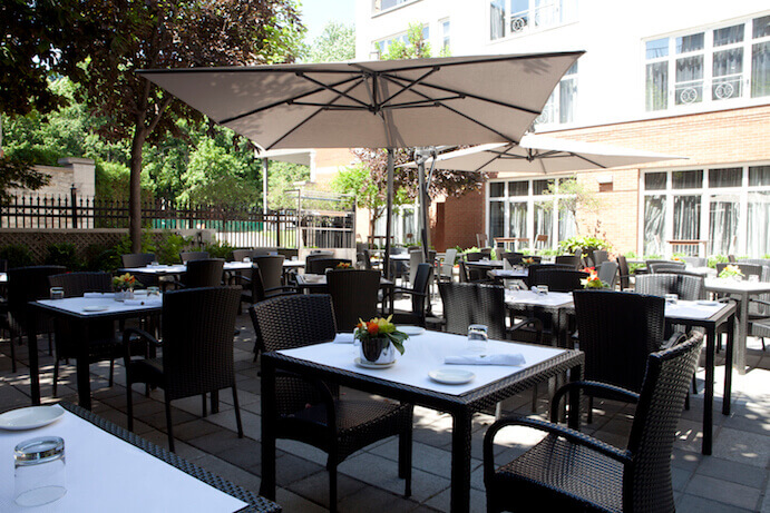 terrasse-sinclair-hotel-saint-sulpice